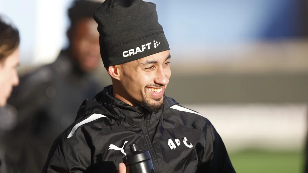 AFC Eskilstunas ytterback Victor Fors ler igen. I förra veckan var 24-åringen tillbaka i den gemensamma träningen igen efter korsbandsskadan han ådrog sig i våras.