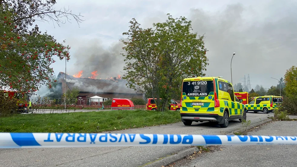 Räddningstjänsten fick larm om brand en moské i Årby, Eskilstuna, klockan 12.20.