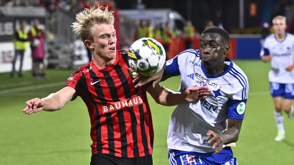 BP:s Alexander Jensen (till vänster) och IFK Norrköpings Yahya Kalley i duell.