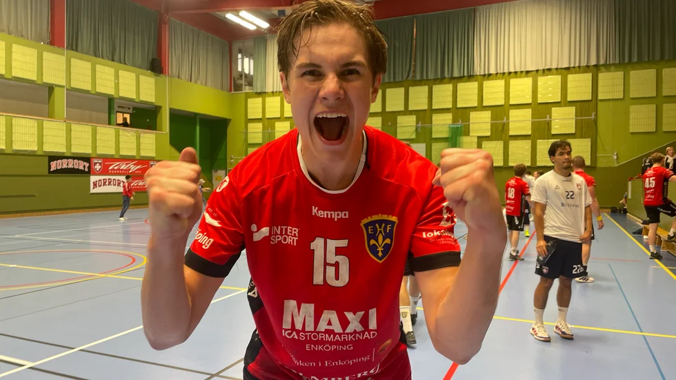 Unge Ludwig Åse klev fram och avgjorde tidiga tungviktsmötet mot Täby till EHF:s fördel. 