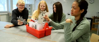 Skolan låser in mobilerna: "Värsta beslutet som någonsin tagits"