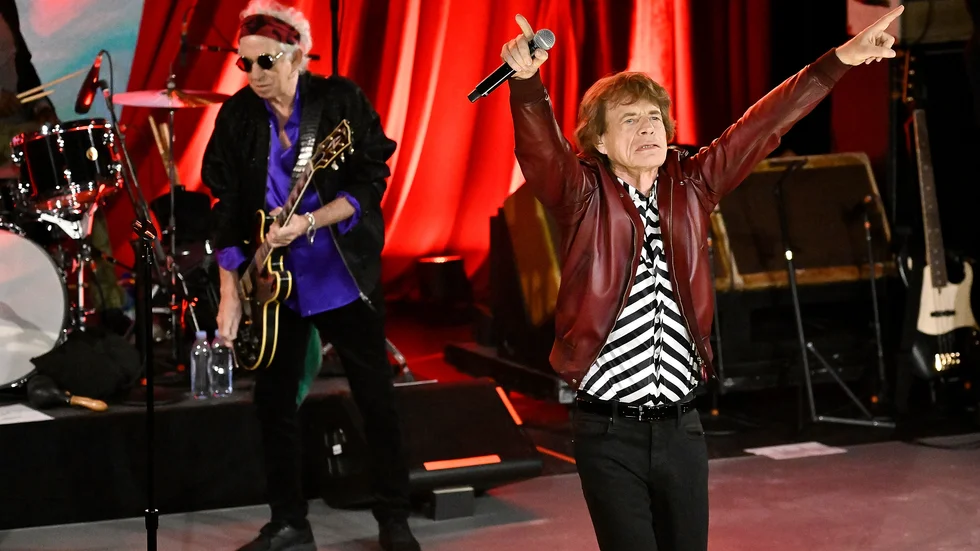 Keith Richards och Mick Jagger spelade sju låtar på Racket NYC i New York.