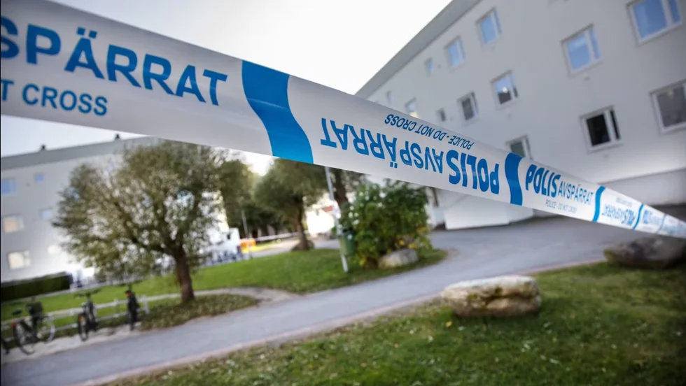 Polisen spärrade av ett område på Mariehem under söndagen.