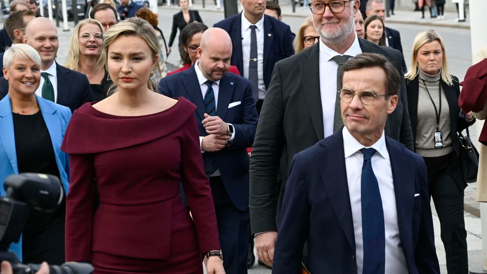 "I en debattartikel skriver Kristdemokraternas representanter om hur de alltid ser till att människovärdet kommer i första hand – samtidigt som de hyllar den SD-stödda regeringens budget", skriver Malin Anell (S) och ifrågsätter hur regeringens agerande överensstämmer med påståendet att människovärdet går först.