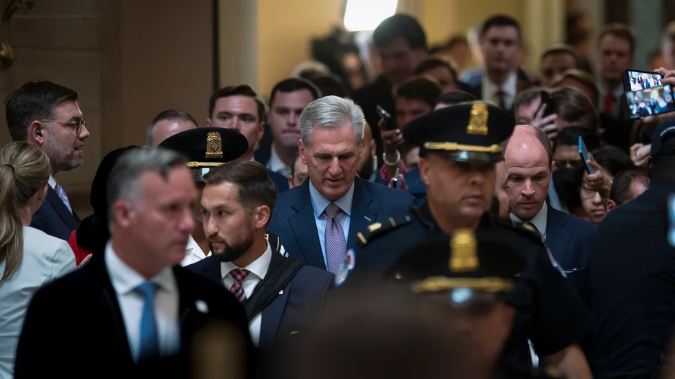 I veckan röstades representanthusets talman Kevin McCarthy bort från sin post, en följd av att åtta Trumpnära republikaner gjorde gemensam sak med demokraterna.