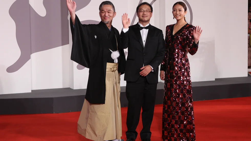 Atom Sunada, Koji Fukada och Fumino Kimura poserar inför premiären av "Love Life".