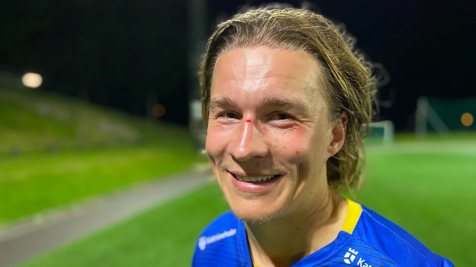 Blodvite. Niklas Rautiainen fick gästernas Alfie Göranssons armbåge på näsan precis innan Göransson fick rött kort. Rautiainen var en av få spelare som lyckades hålla humöret uppe och ändå tyckte att det var en kul match att spela.
