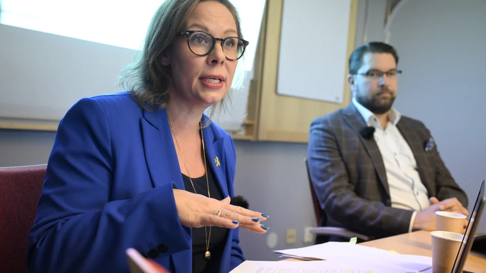 Migrationsminister Maria Malmer Stenergard och Sverigedemokraternas partiledare Jimmie Åkesson presenterade budgetnyheterna på Migrationsverkets förvar i Åstorp.