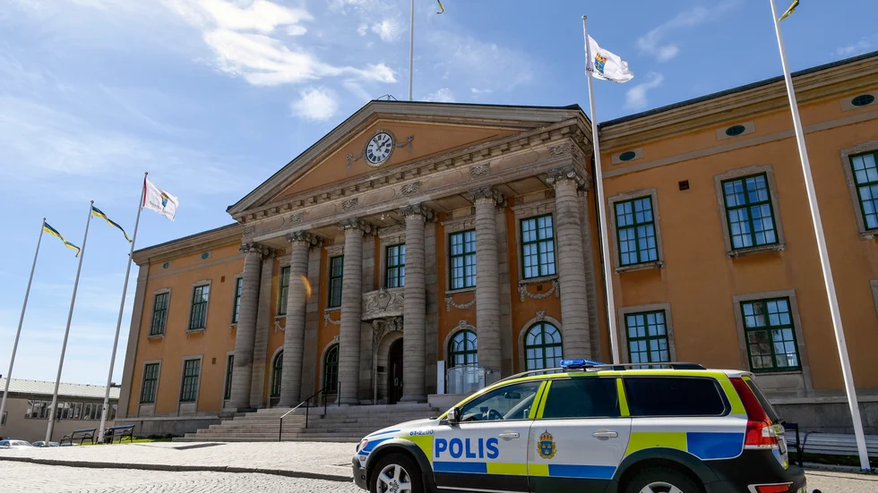 Blekinge tingsrätt dömer en man i 70-årsåldern till åtta års fängelse för grova våldtäkter och grova sexuella övergrepp mot en flicka. Arkivbild.