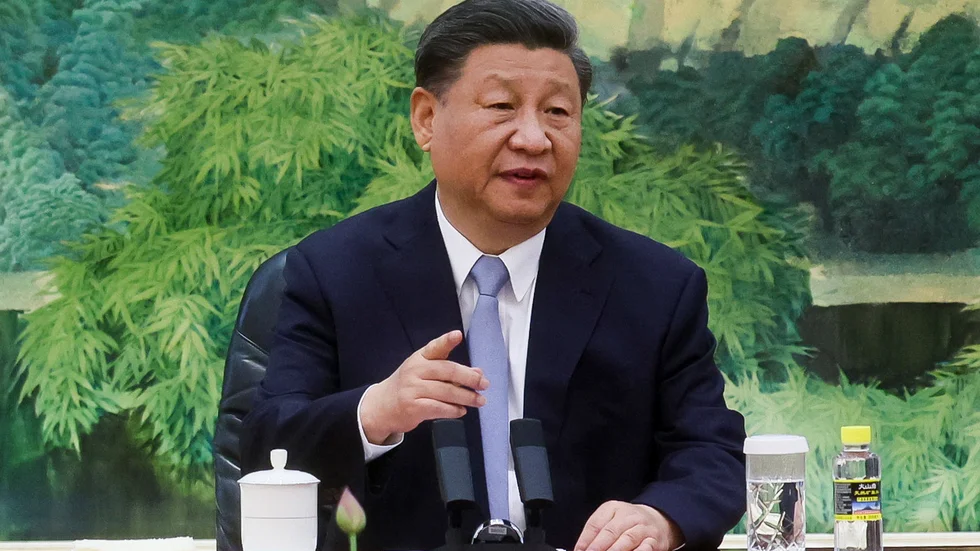 Politbyrån i Kina, under ledning av president XI Jinping, öppnar för lättnader i landets skuldtyngda fastighetssektor. Arkivbild.