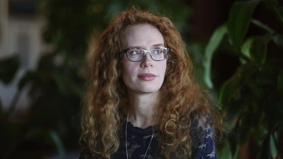 Josefin de Gregorio (född 1986) är författare och litteraturredaktör på Svenska Dagbladet. Senast gav hon 2019 ut "Emily Dickinson och vulkanerna".