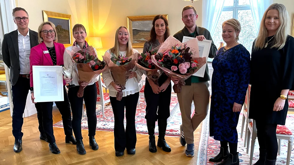 Från vänster till höger: Fredric Genberg, Vd Almi nord, Anna Engström, Nyföretagarcentrum nord, Anna Lundqvist, Complete Consulting Sweden, nominerande adept Sofia Larsson, Peace Love Joy, Anneli Selberg, Kroppsbalans i Luleå, Niklas Wikström, Oh My Interactive, landshövding Lotta Finstorp och Ann Murugan, rådgivare Nyföretagarcentrum nord.