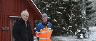 Boende vid å som svämmar över: "Vi kommer att drunkna"