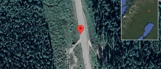 Trasig lastbil stör trafiken på väg 99