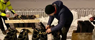 Här pågår de sista förberedelserna inför nyårsfirandet