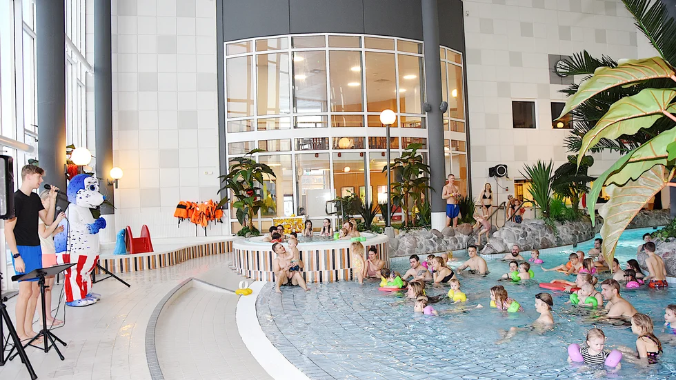 Norrthern Sounds UF underhåller tillsammans med Poolman barnen på Bodens äventyrsbad Nordpoolen.