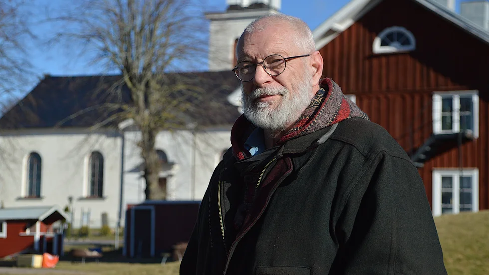 Michael Ernst (FI) är kritisk mot hela utredningen och tycker att kommunen bör  tänka tvärtom och satsa i Västra Tollstad i stället för att lägga ner fritidshemmet.