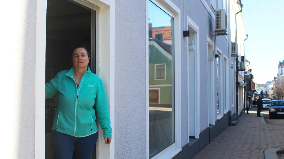 Sibylle Reusser och hennes son Sven Reusser, som är utbildad kock, ska driva cafét i Västervik. Cafét kommer vara präglat av deras schweiziska arv.