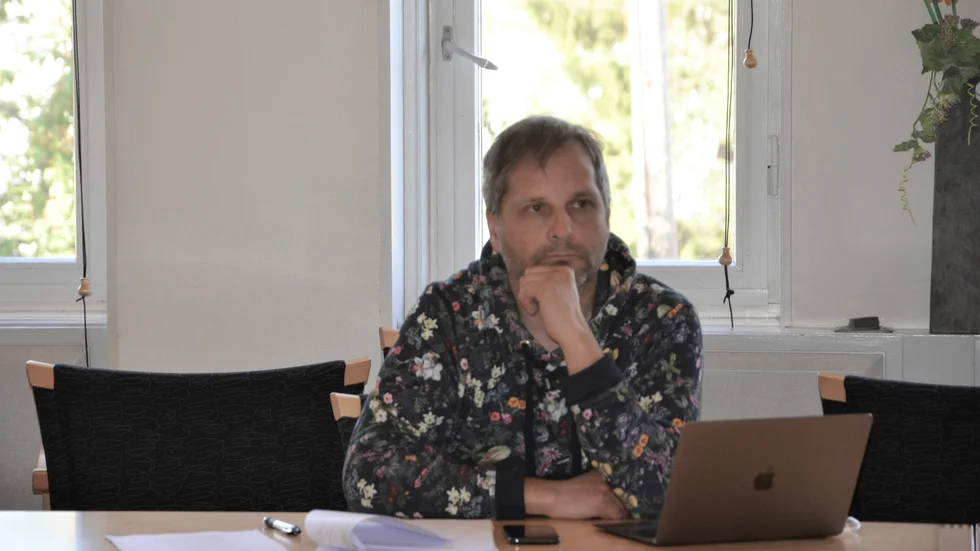 Henrik Blind (MP) fick till stånd en respit för Wolfgang Mehl och Silva Hermann.
