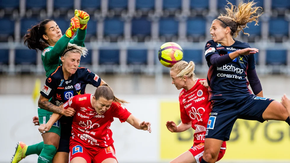 Lina Hurtig och Emma Lennartsson oroar Örebroförsvaret.