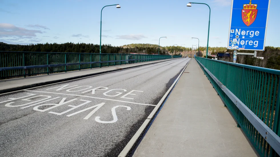 Det gäller att vara försiktig för den som korsar gränsen till Norge från Värmland. De nya reglerna gäller först på lördagen. Arkivbild.