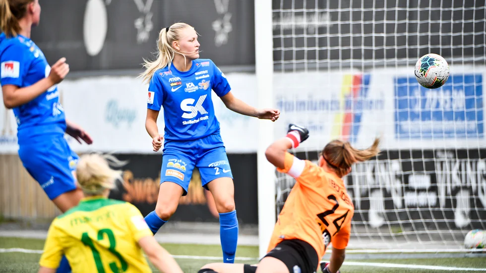 Två mål på två minuter gav en mardrömsstart för Sunnanå hemma mot Bollstanäs. 