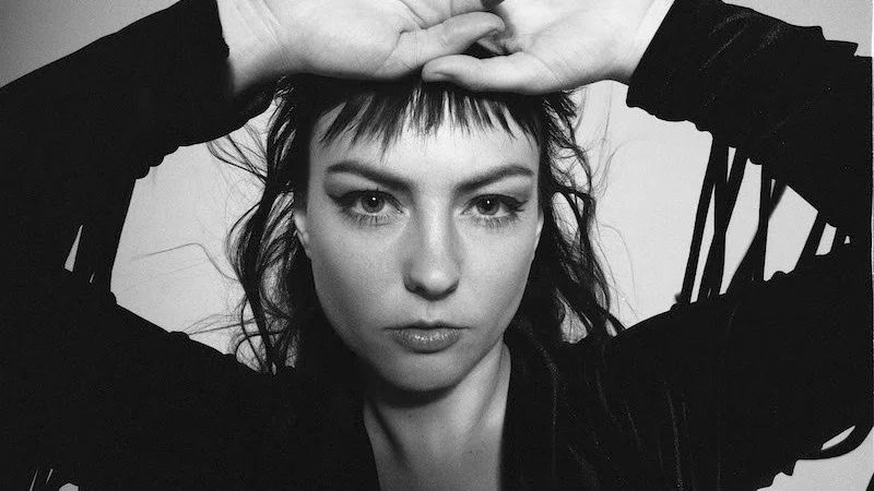 Angel Olsen släpper sitt nya album "Whole new mess" den 28 augusti. Pressbild.