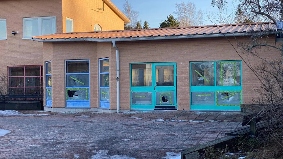 Ett flertal skolor i Storvreta har utsatts för omfattande skadegörelse. 