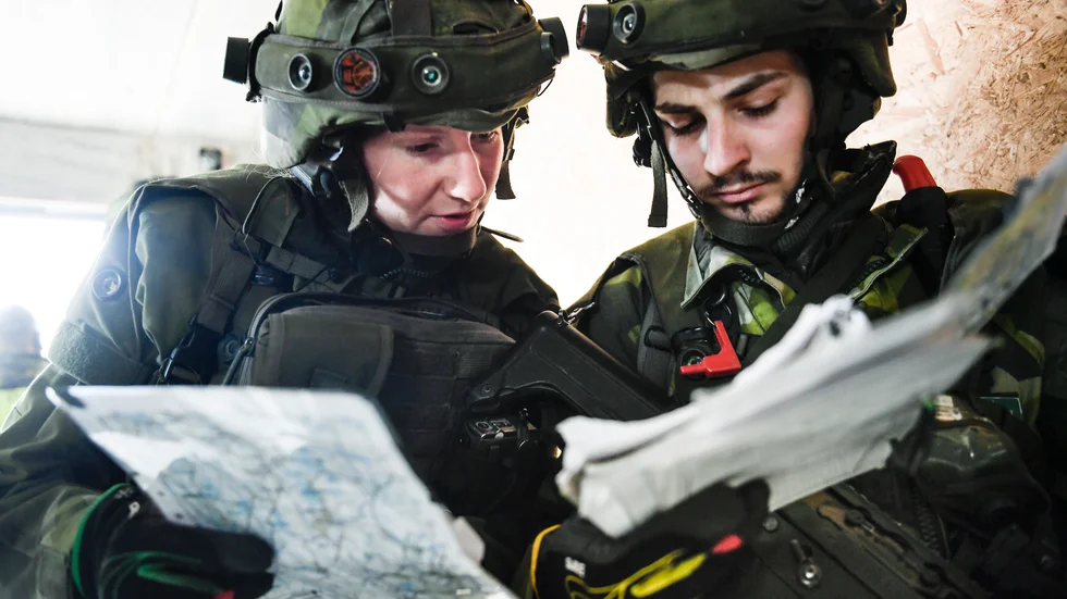 "När krisen eller kriget drabbar oss ska vi vara förberedda", skriver Niklas Karlsson (S), ordförande i Försvarsberedningen och vice ordförande Försvarsutskottet. (Arkivbild)