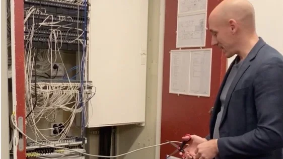 Själv invigningen genomfördes digitalt där Skellefteå kommuns IT-chef Michael Carlberg Lax i en film klippte av en sladd som start på verksamheten i testbädden.