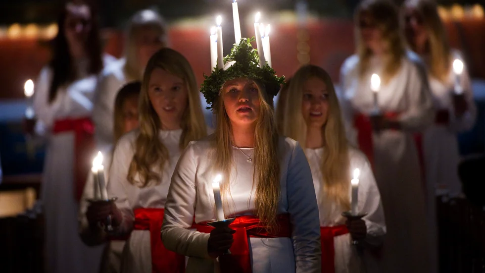 I år är helgonet Lucia och hennes öde mer aktuella än någonsin.  Svenska kyrkan har henne som symbol för de barn och unga flickor som tvingas till tvångsgifte. Skriver Gunilla Lysell.