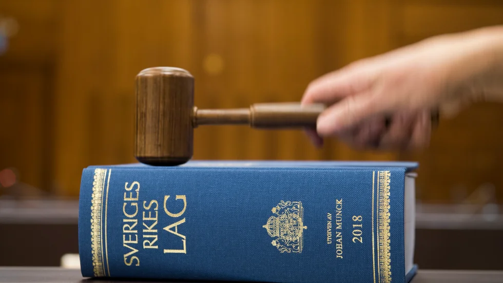 En man i Västergötland döms till sex och ett halvt års fängelse för en lång rad sexbrott mot unga personer som han kontaktat via nätet. Arkivbild.