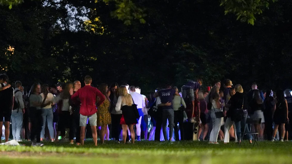 Det är nollningstider i Norge när nya studenter traditionellt festar med sina faddrar. Under natten mot onsdagen stoppade polisen flera fester.