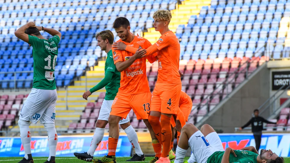 AFC:s försvarare Tim Hartzell är tillbaka i spel efter tre veckor i karantär på grund av corona.
