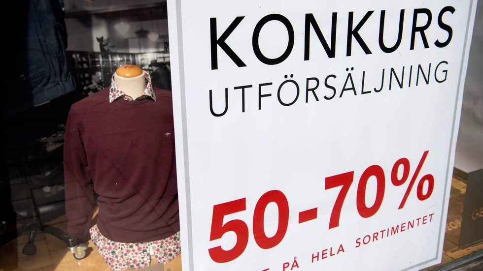 Fortfarande finns mängder av småföretagare som kämpar för överlevnad då de hamnat utanför regeringens krisstöd. Därför är det nu hög tid för finansministern att återkommer till riksdagen med krisstöd anpassade för just dessa, skriver Elisabeth Svantesson (M) med flera.
