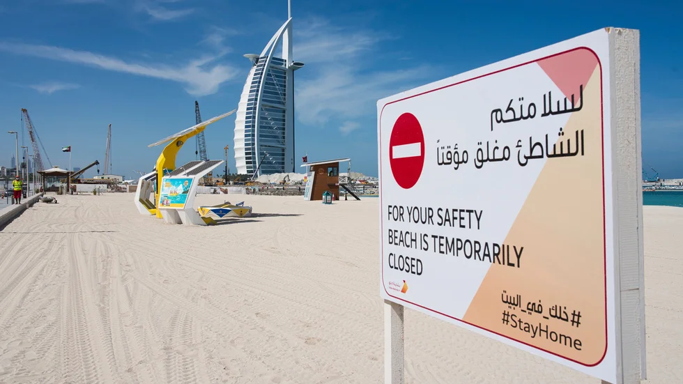 En strand i Dubai tidigare under pandemin. 