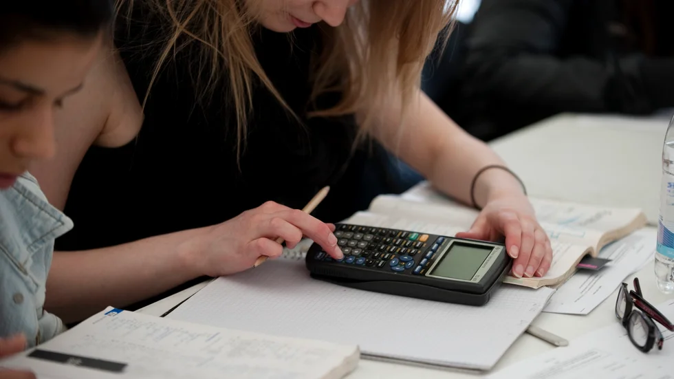 De svenska elevernas intresse för matematiklektionerna ligger långt under genomsnittet och det gäller i synnerhet flickorna. 