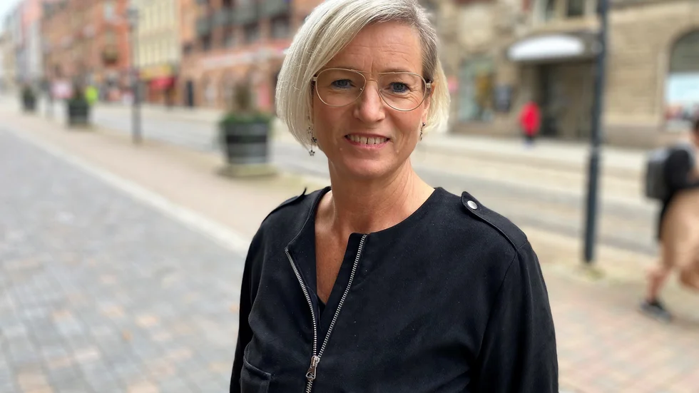 Eva-Britt Sjöberg (KD), ordförande i arbetsmarknads- och vuxenutbildningsnämnden ser behovet av fler feriejobb för unga, men menar att det får tas upp i budgeten för nästa år.