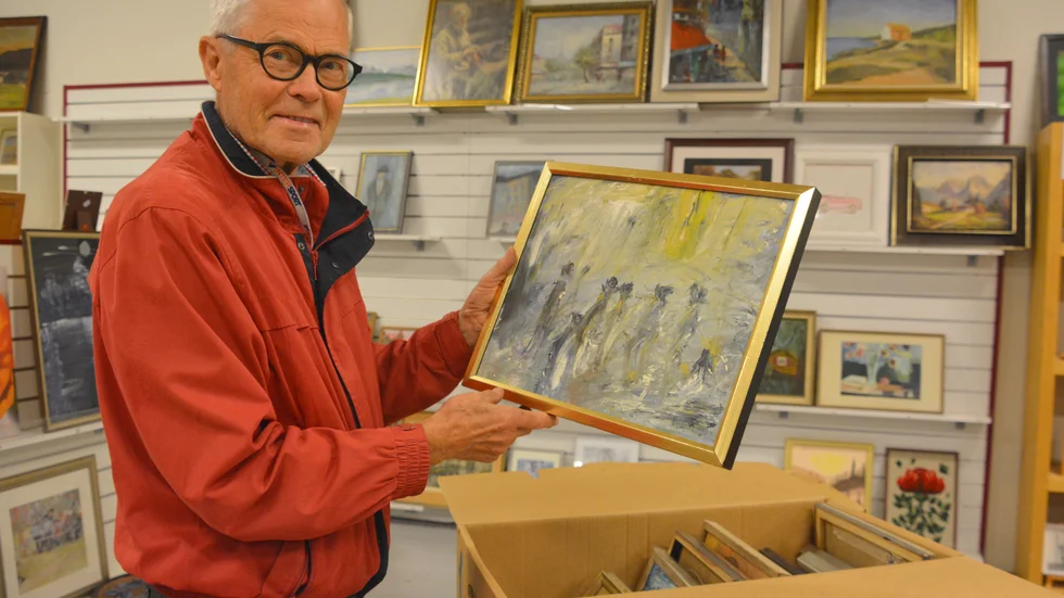 Lennart Nilsson har varit ansvarig för konsten på Erikshjälpen sedan 1984. En så stor donation av en enskild är första gången de har fått. 