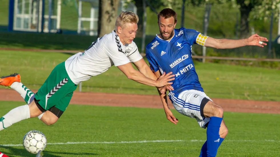 Alexander Magnusson-Glaad placeras i Boren nästa säsong enligt rykten, men säger själv att han tänkt bli kvar i IFK Motala där han vill spela vidare.