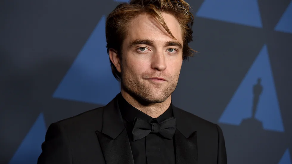 Robert Pattinson ska spela Batman i den nya filmen om superhjälten, vars premiär nu skjuts upp igen. Arkivbild.