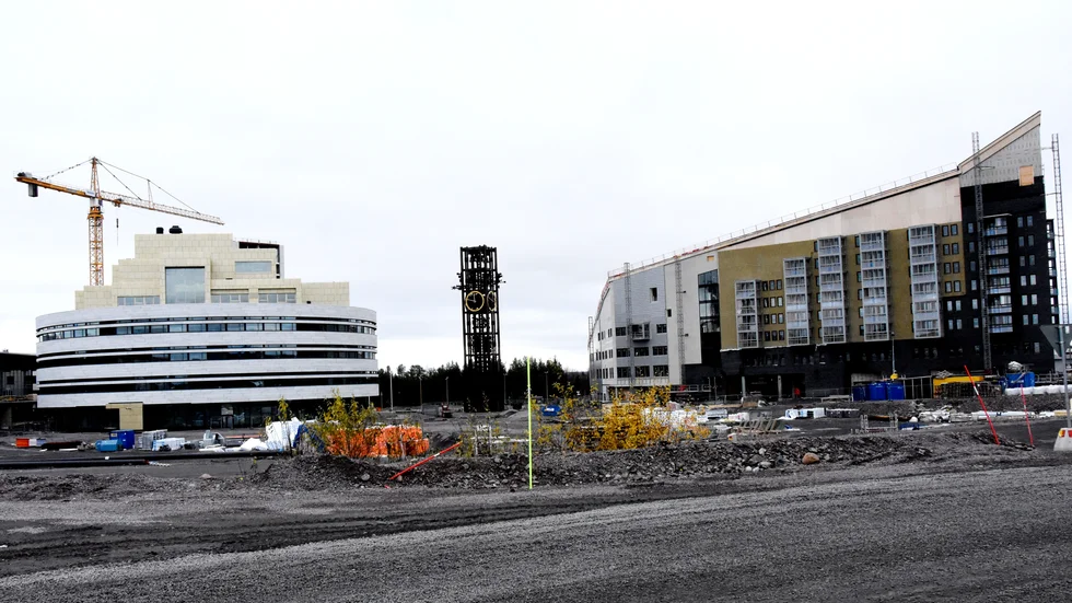 Bakom stadshuset, som är rakt framifrån sett till bilden, ska kvarter tre ligga. Arkivbild. 
