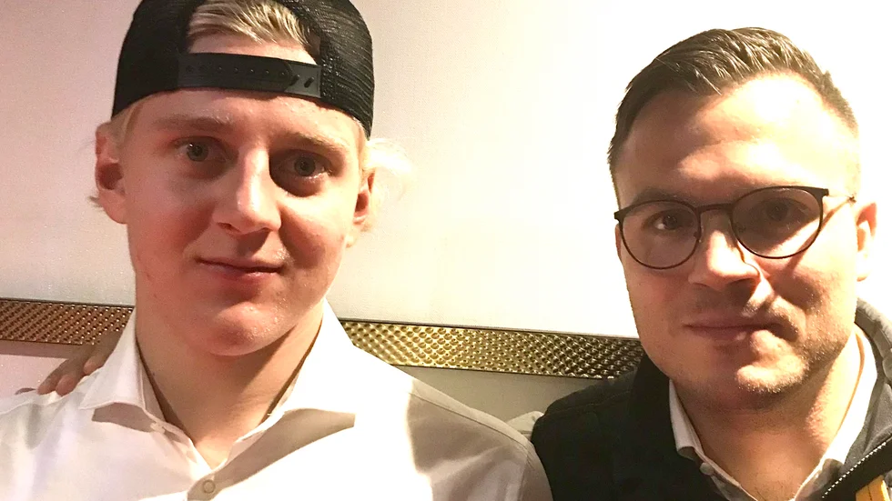 Emil Andrae med sin agent Michael Rosell.
