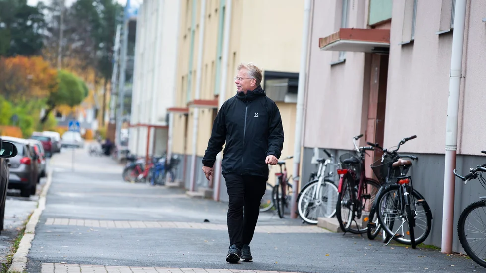 Lars "Osten" Bergström är tillbaka i sina hemmakvarter på bostadsområdet Bergviken. Han anser att stadsdelen har präglats av idrottens framväxt. Det är kanske inte så konstigt med tanke på att Luleås två största idrottsarenor finns här.