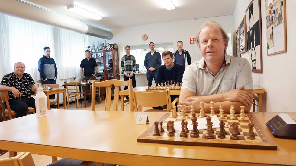 Västervikslaget en kvart före match. Från vänster Niklas Alexandersson, Josef Ask, Johan Jersblad, Anton Fritz, Victor Nilsson, Stefan Radovic, Sven Blomqvist och Jörgen Karlsson.
