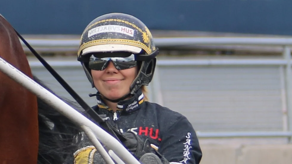 Sandra Eriksson kör Vitsandstränade lunchspiken Anthem i Skellefteå, tisdag.