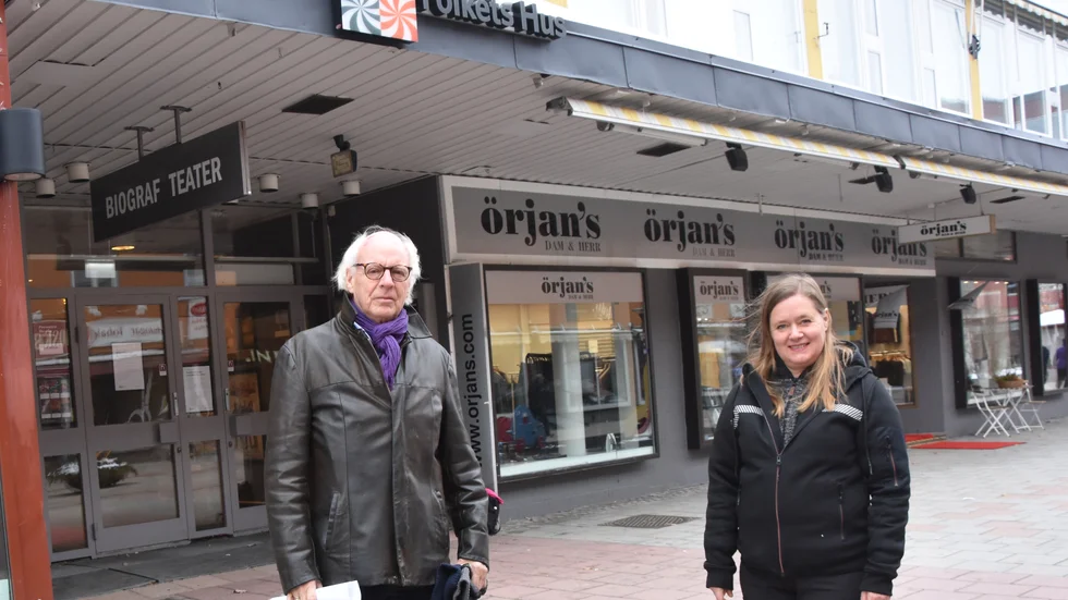 Åke Sundberg, ordförande, och Lena Goldkuhl, vice ordförande i Folkets Hus förenings styrelse. "Vi har fullt förtroende för vår styrelse när man säger att vårt avtal inte är rätt uppsagt", säger Sundberg.