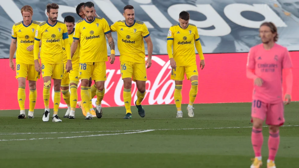 Cadiz måljublar borta mot Real Madrid.