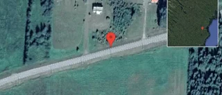 Stopp på väg 814 på grund av singelolycka med en personbil