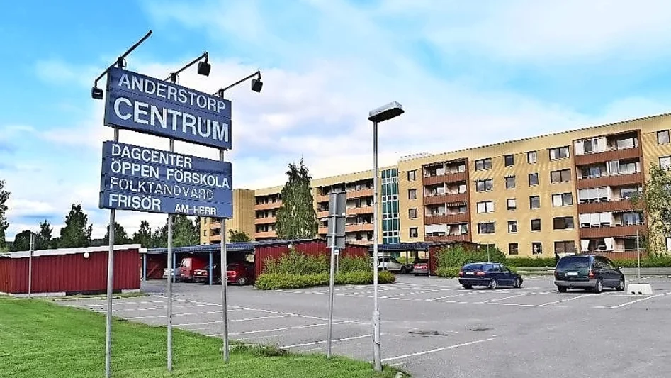 Skribenten undrar om Anderstorp centrums servicelägenheter behöver en översyn.